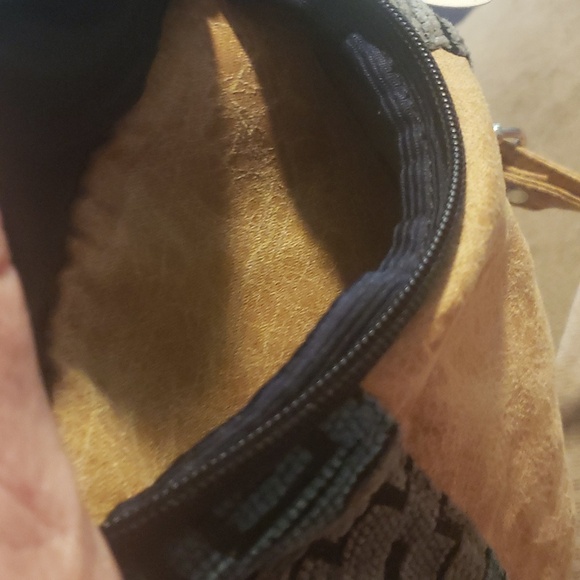 NWT Minga bag with adjustable strap - Picture 5 of 8